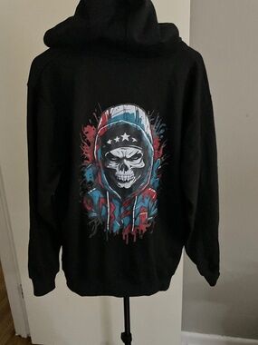 Zuni Sportswear Men's Black Hoodie Size Medium Red White Blue Skull Graphic